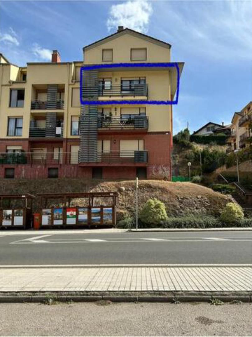Vista exterior de Pis en venda en Cillorigo de Liébana amb Calefacció, Terrassa i Moblat