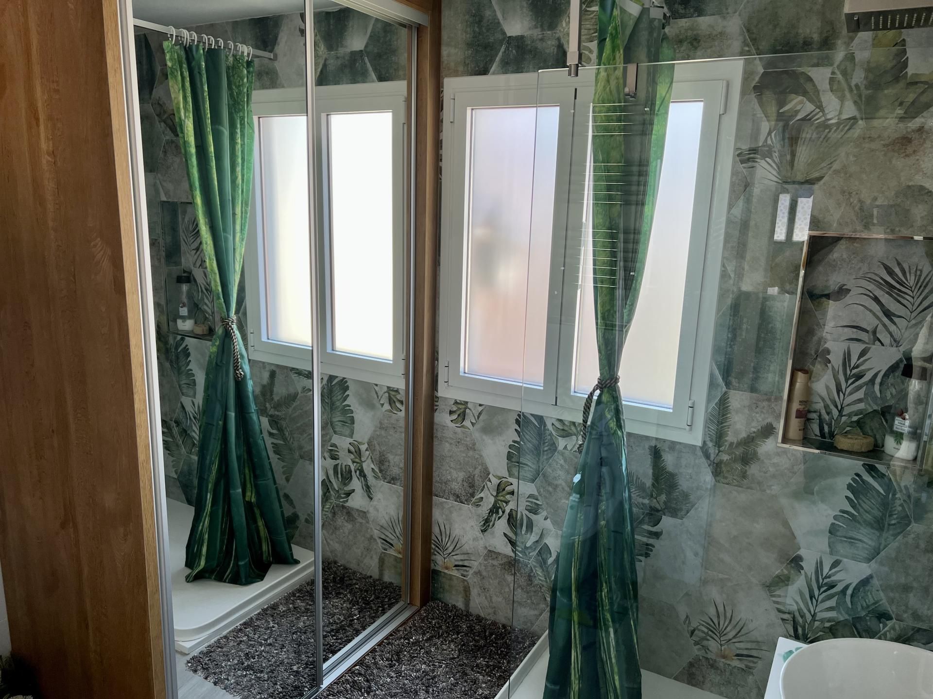 Bathroom of Flat for sale in  Madrid Capital  with Air Conditioner