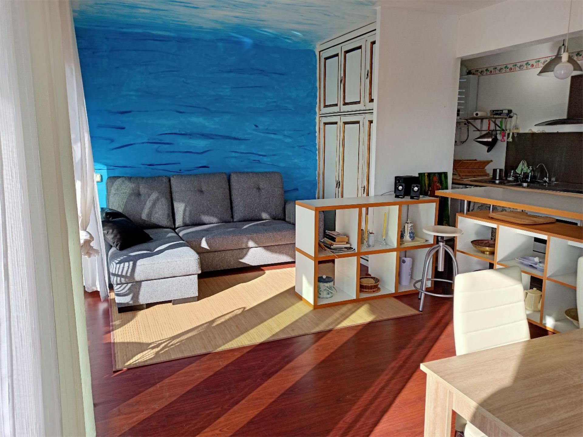 Sala de estar de Apartamento de alquiler en Sitges con Parquet, Terraza y Piscina