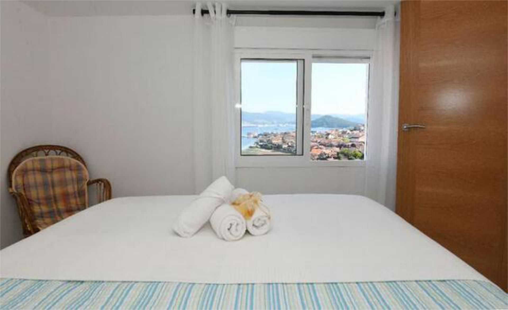 Bedroom of Apartment to rent in Poio  with Furnished