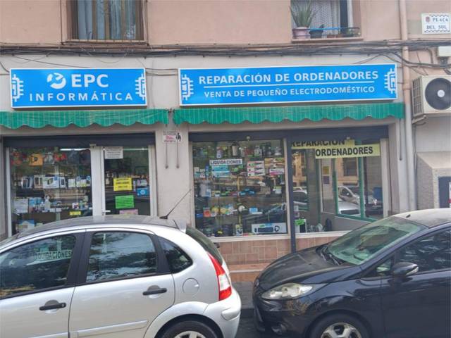 Local comercial en Venta en Carrer Francisco Giner de los Ríos, 2 en Carolinas Altas