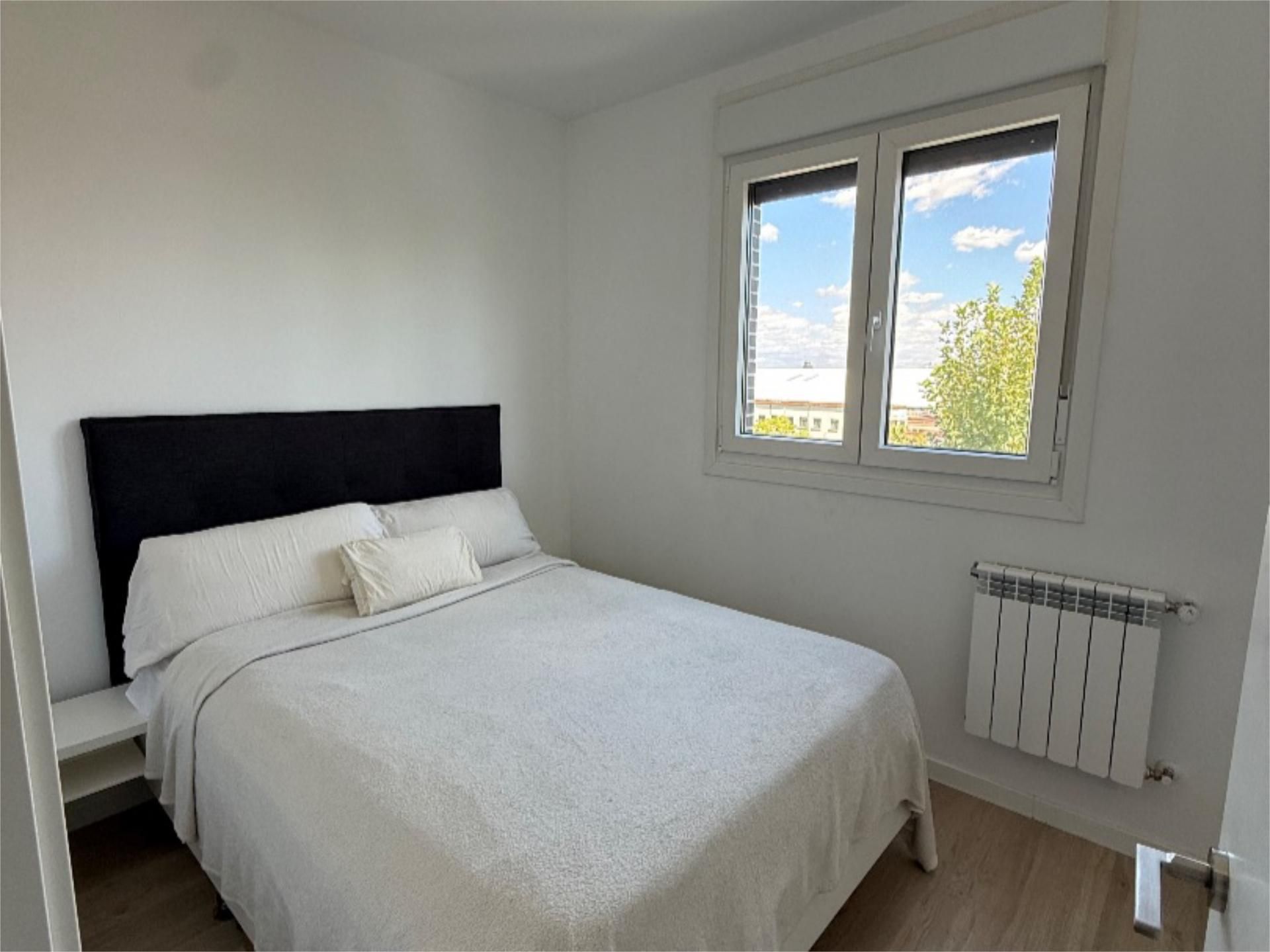 Bedroom of Flat to share in  Madrid Capital  with Air Conditioner, Heating and Parquet flooring