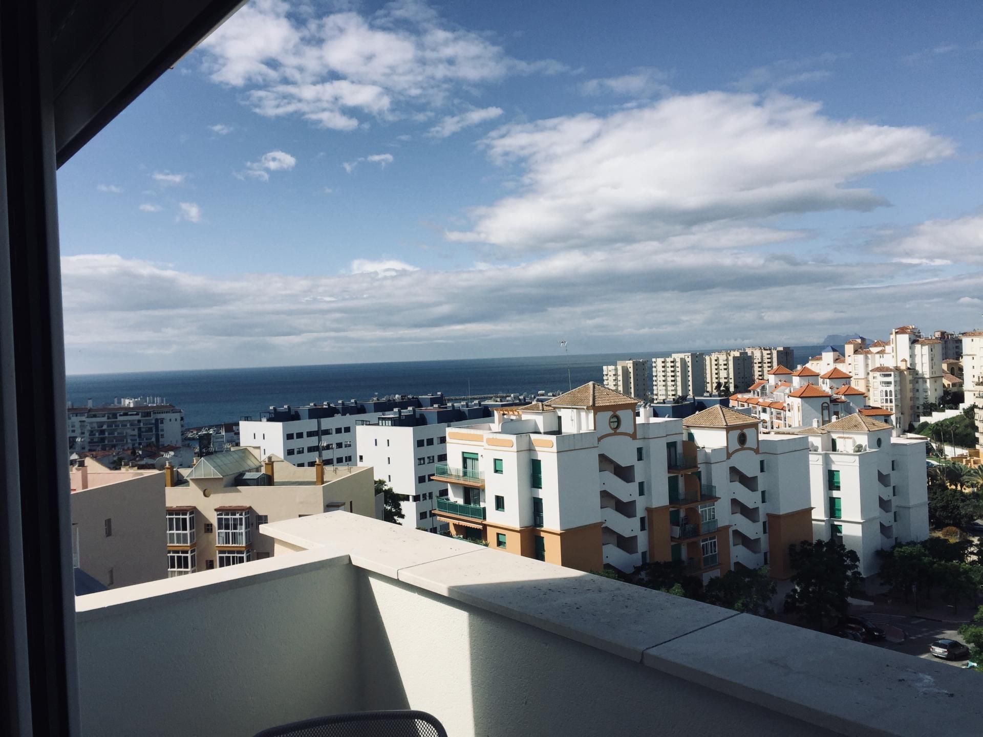 Exterior view of Flat to rent in Estepona  with Air Conditioner, Heating and Terrace