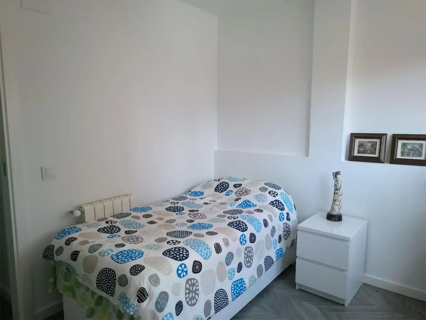 Room in Carrer d'Amadeu de Savoia, 19, Mestalla Bedroom of Flat for share in Valencia with Air Conditioner, Heating and Parquet flooring