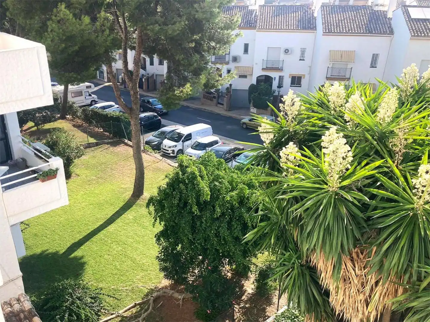 Flat for sale in Calle del Peral, 20, Seghers Exterior view of Flat for sale in Estepona with Terrace, Swimming Pool and Balcony