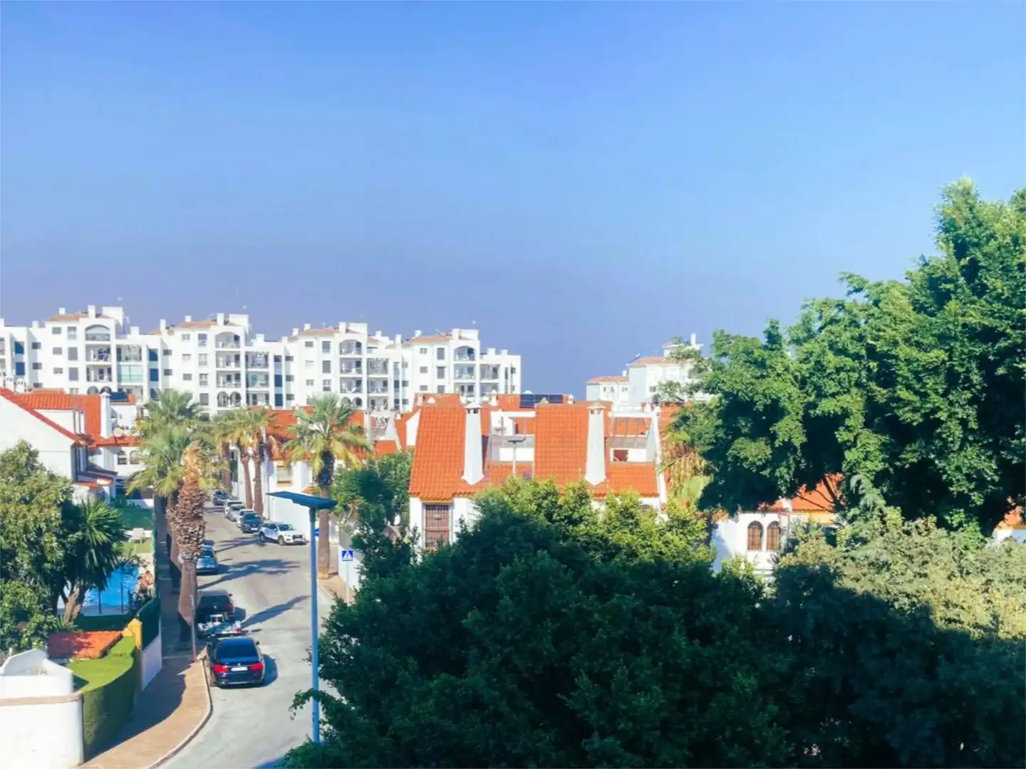 Flat for sale in Calle del Peral, 20, Seghers Exterior view of Flat for sale in Estepona with Terrace, Swimming Pool and Balcony