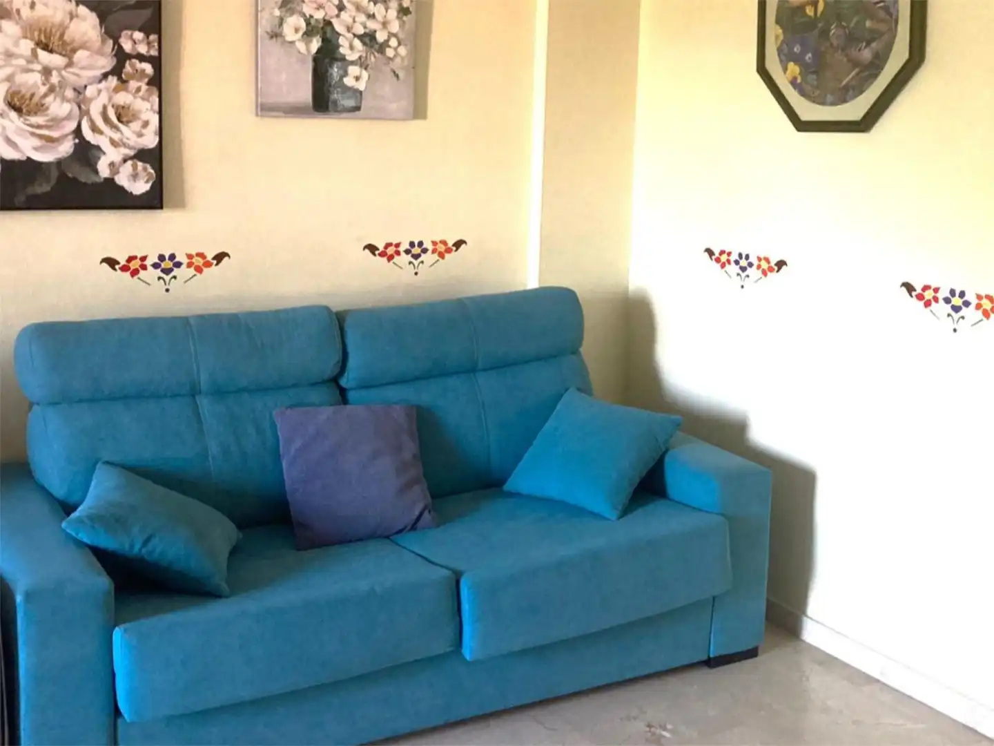 Flat for sale in Calle del Peral, 20, Seghers Living room of Flat for sale in Estepona with Terrace, Swimming Pool and Balcony