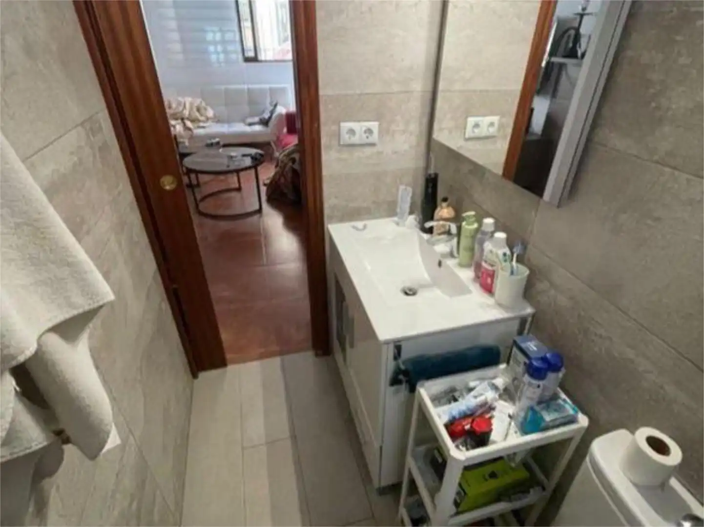 Room in Calle de Virgen de los Reyes, 25, Concepción Bathroom of Flat for share in Madrid with Heating and Furnished