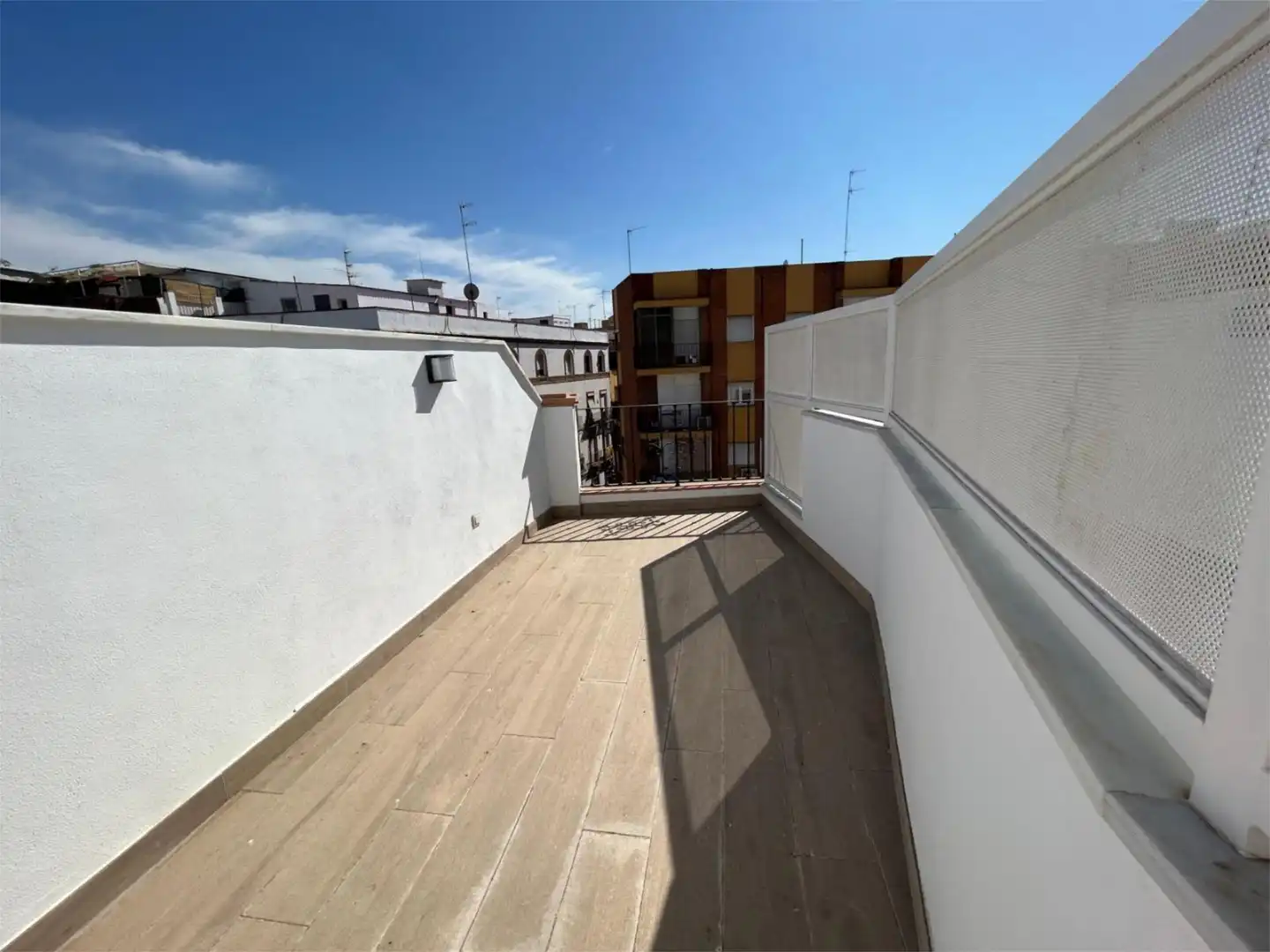 Flat for sale in Calle Pagés del Corro, Triana Este Terrace of Flat for sale in Sevilla with Air Conditioner, Heating and Private garden