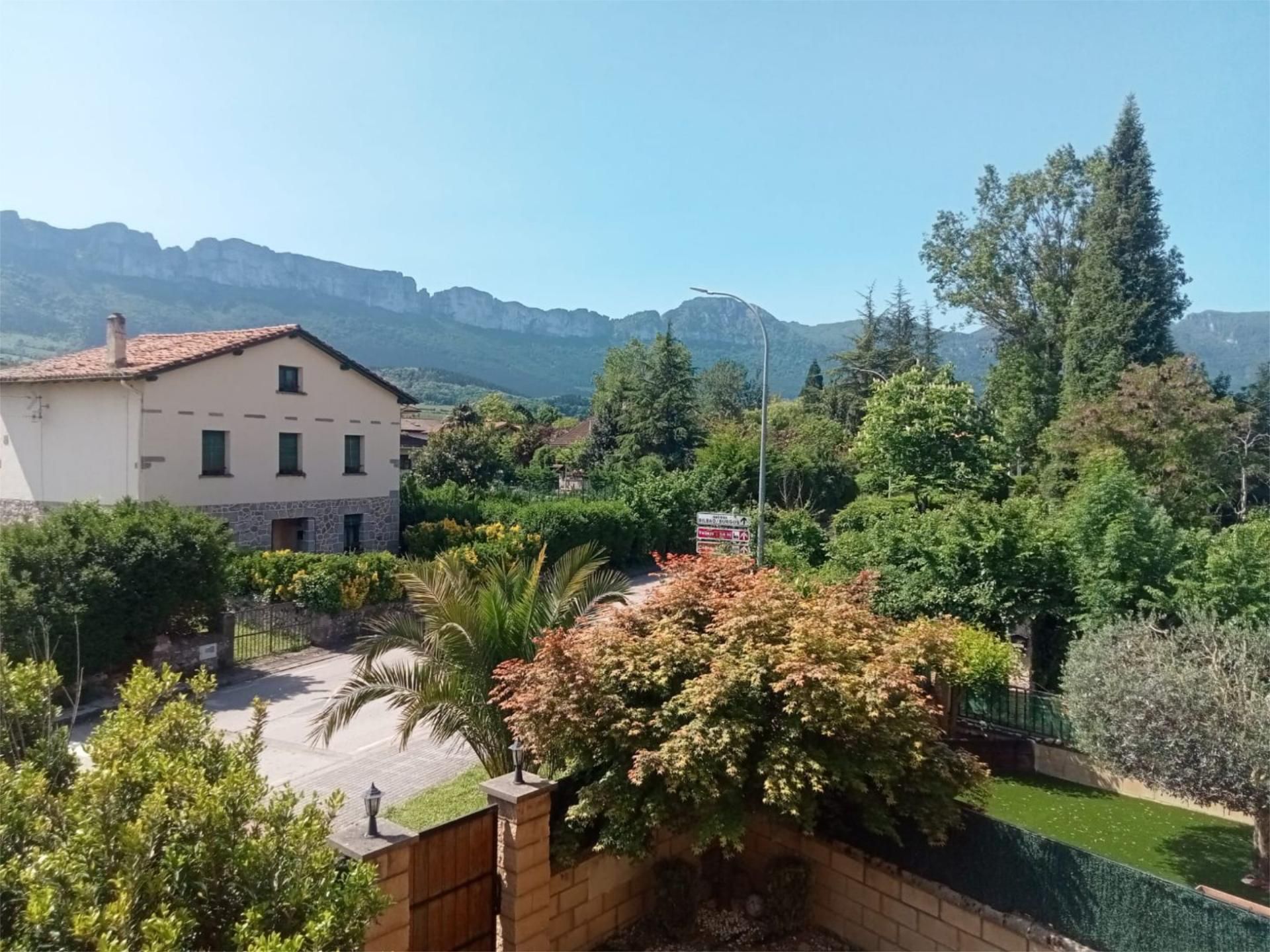 Jardí de Pis en venda en Valle de Mena amb Terrassa i Balcó