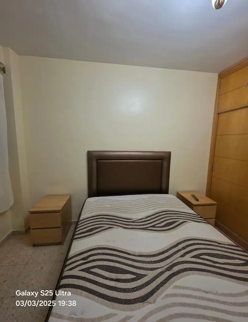 Schlafzimmer von Wohnung zum Verkauf in  Sevilla Capital mit Klimaanlage und Balkon
