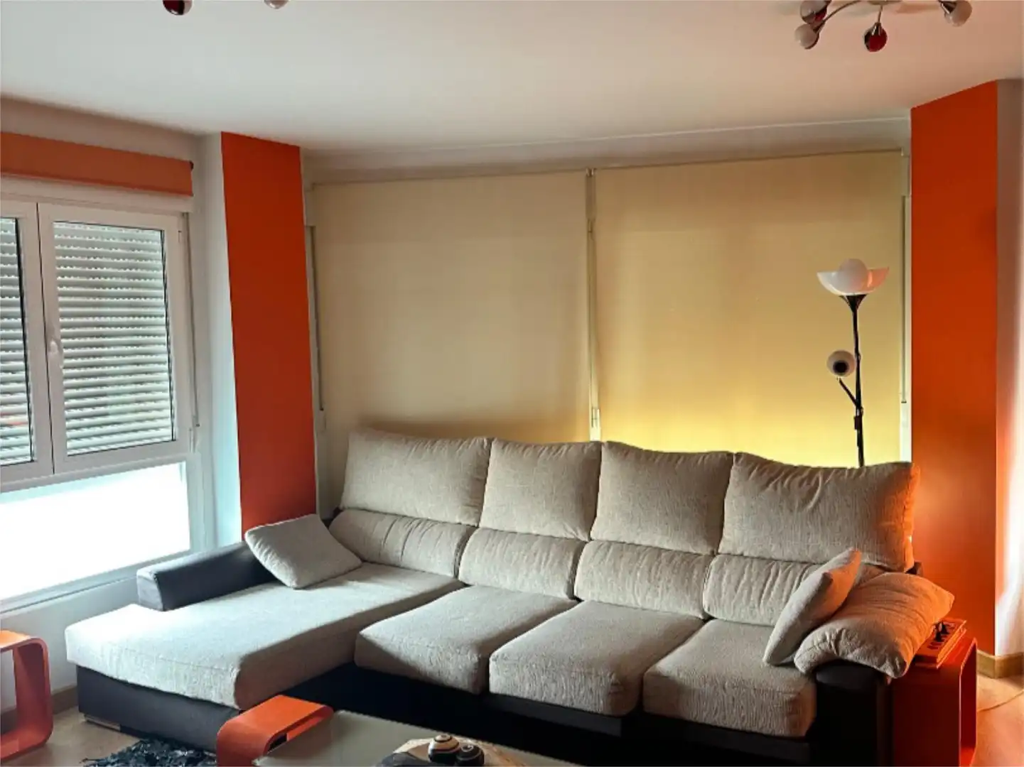 Flat for sale in Calle Ángel Pestaña, 2, Bembibre Living room of Flat for sale in Bembibre with Heating, Parquet flooring and Terrace