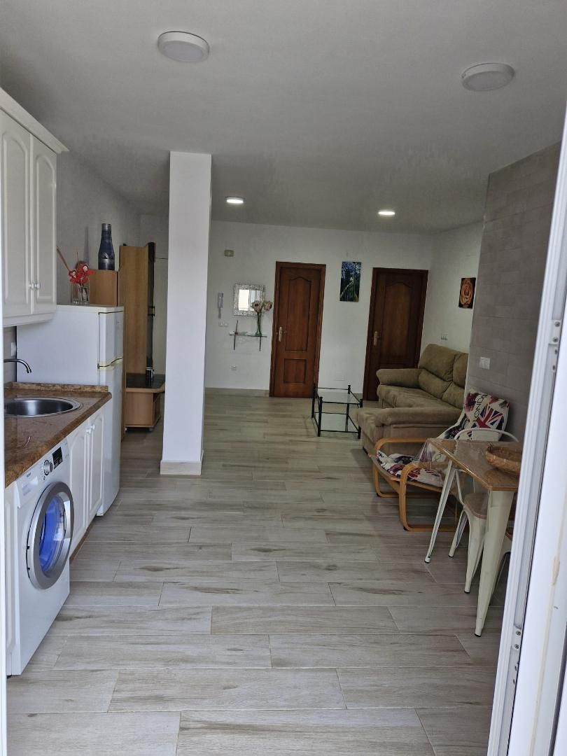 Sala d'estar de Pis de lloguer en Fuente de Piedra amb Aire condicionat, Moblat i Rentadora