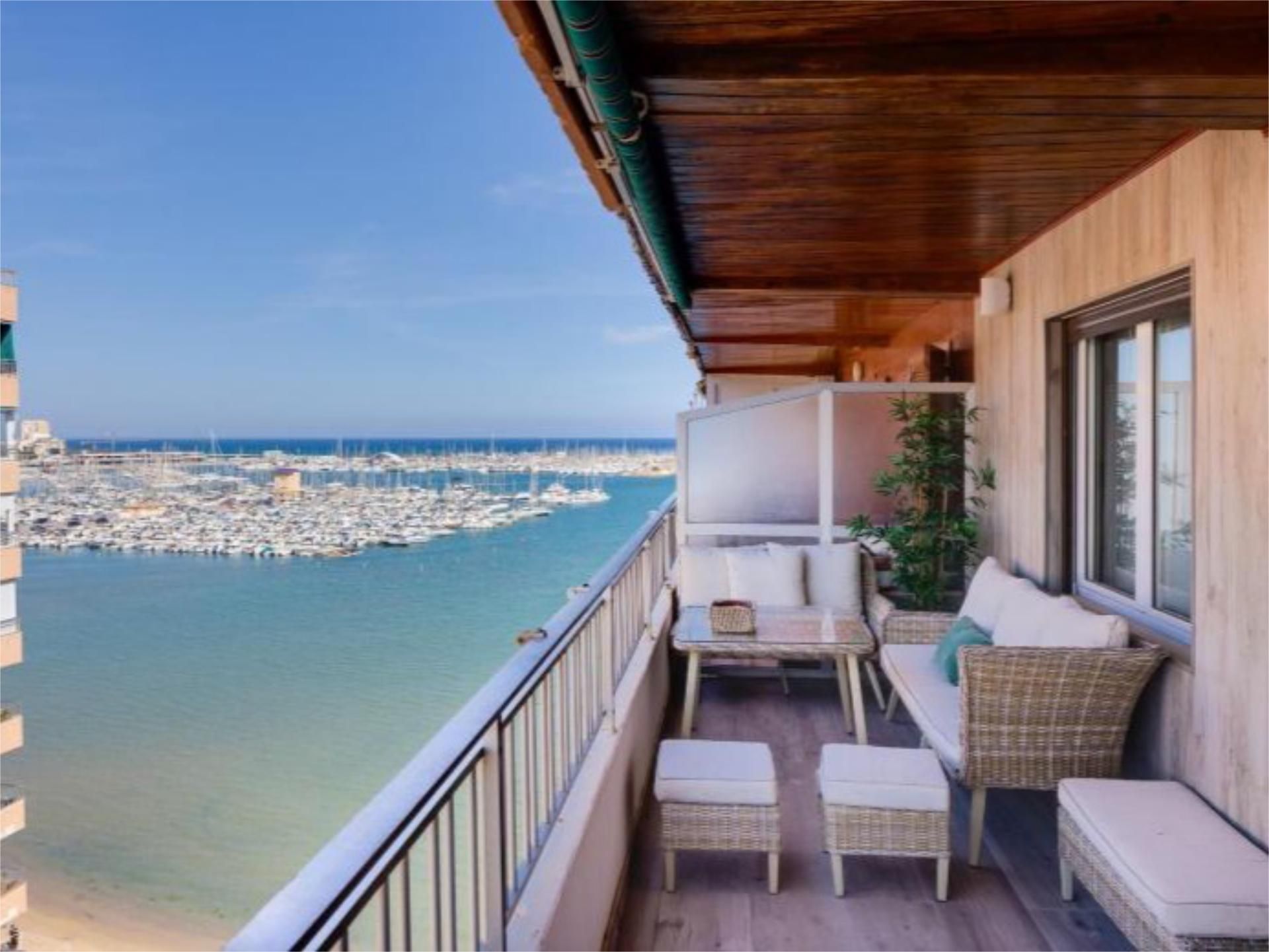 Terrassa de Pis de lloguer en Torrevieja amb Aire condicionat, Calefacció i Terrassa