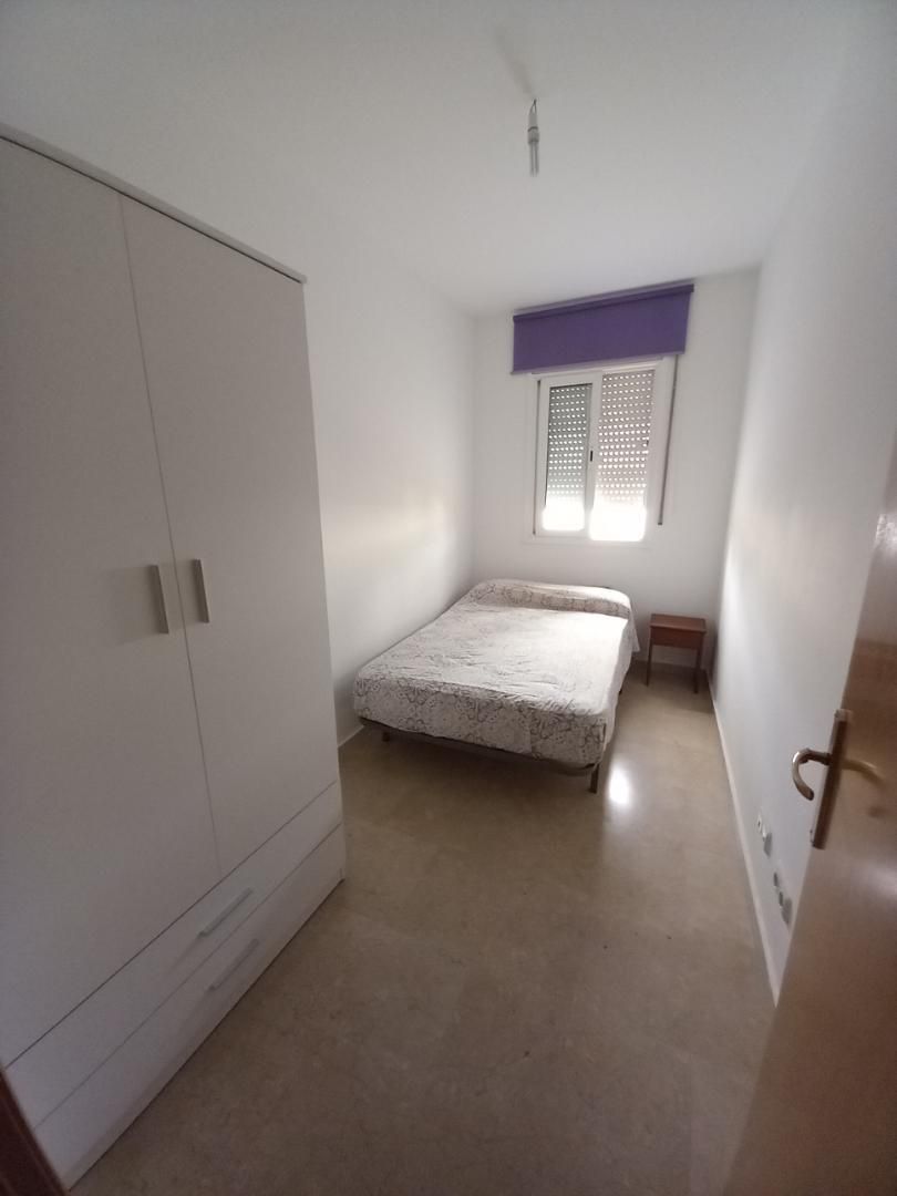 Flat to share in Carrer de Moratín, 34, El Carmel