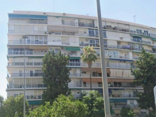 Piso en Alquiler en Avenida de Kansas City, 3 en La Calzada - La Florida