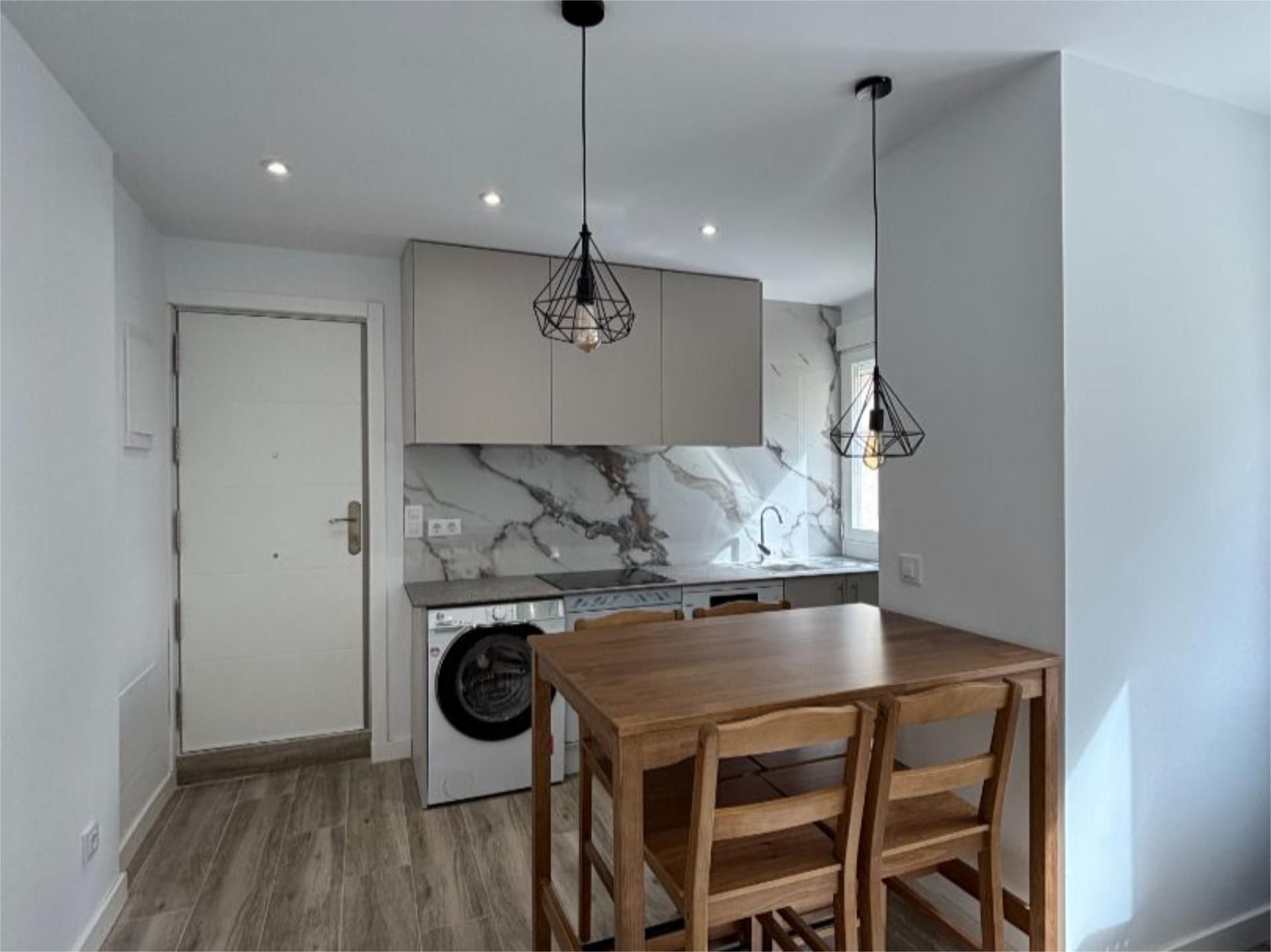 Kitchen of Flat for sale in  Madrid Capital  with Furnished