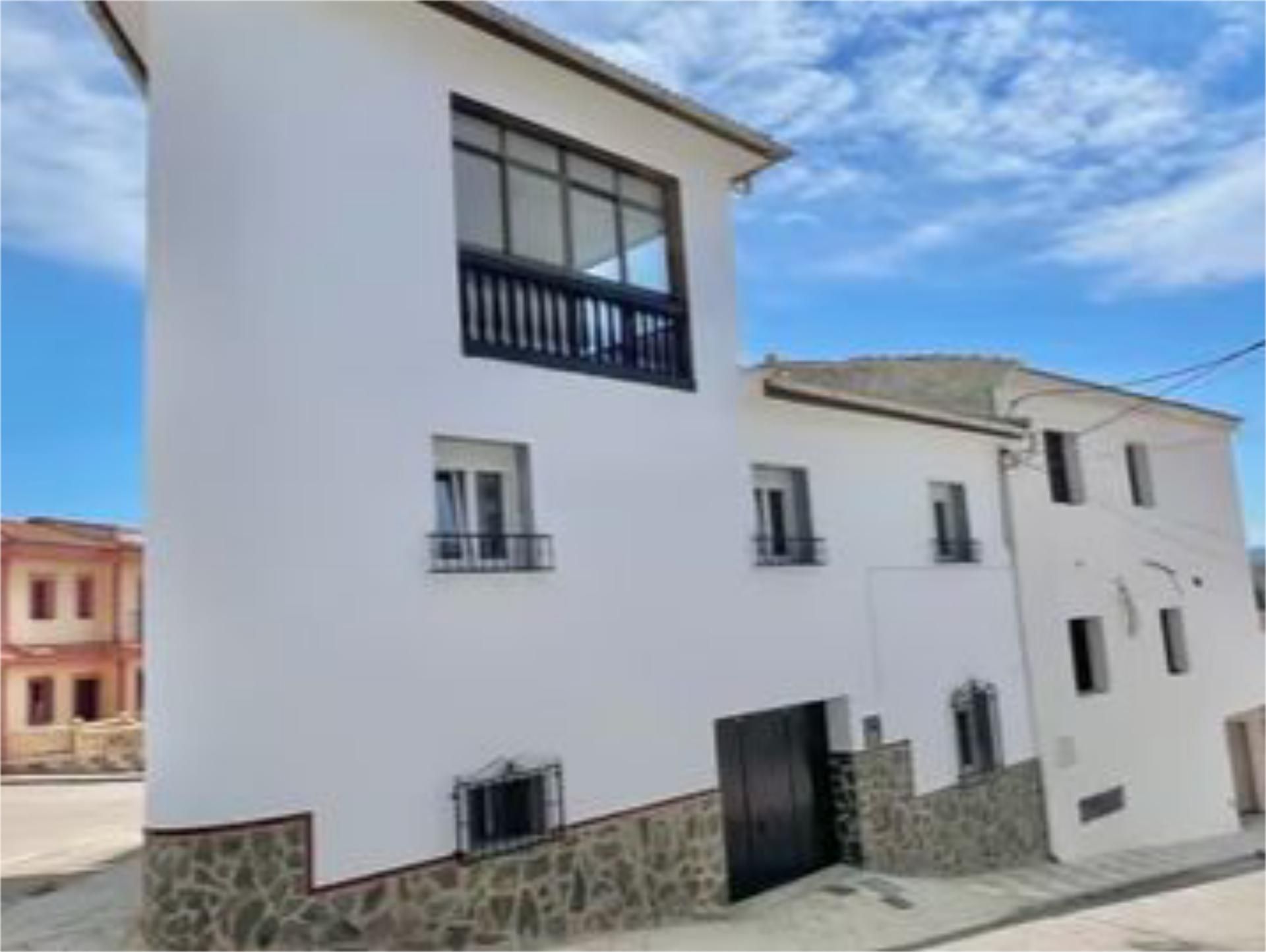 Vista exterior de Casa adosada en venda en Loja amb Balcó