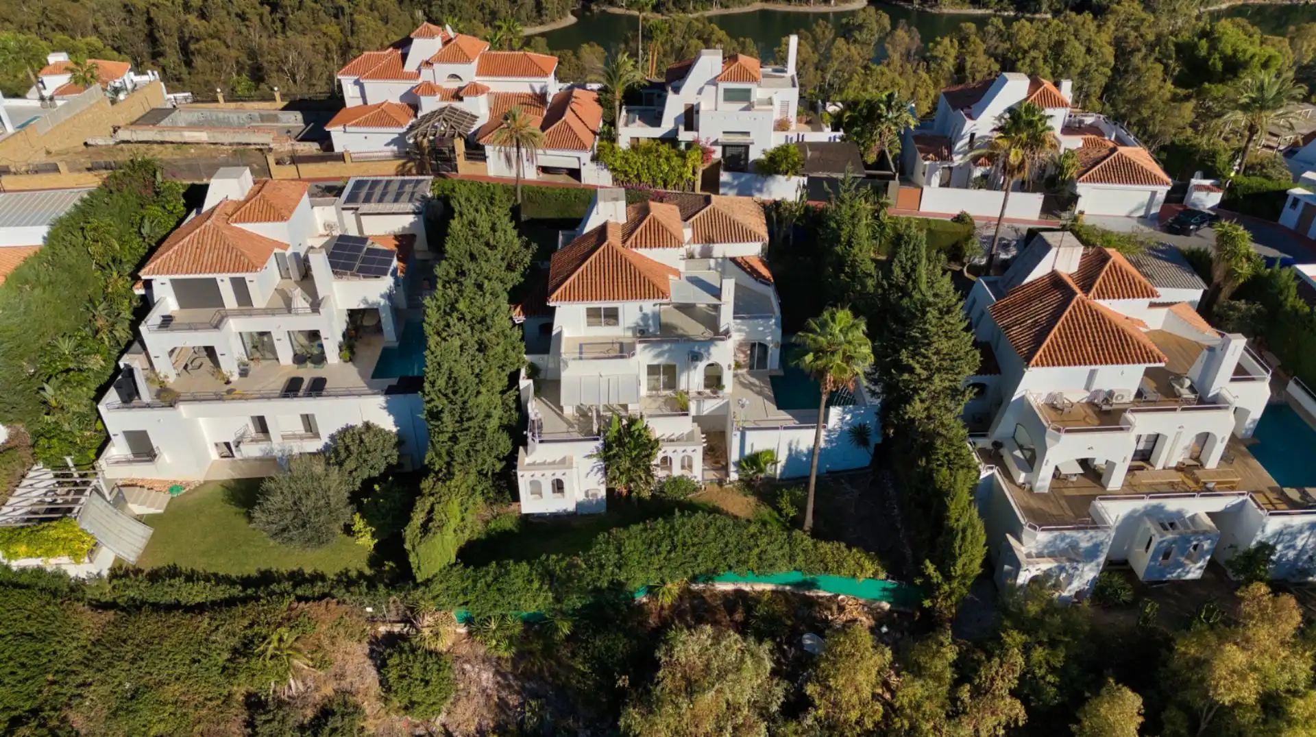 Houses for sale in Urbanizacion Lomas de Nueva Andalucia, 15, Los Naranjos Exterior view of Houses for sale in Marbella with Air Conditioner, Terrace and Swimming Pool