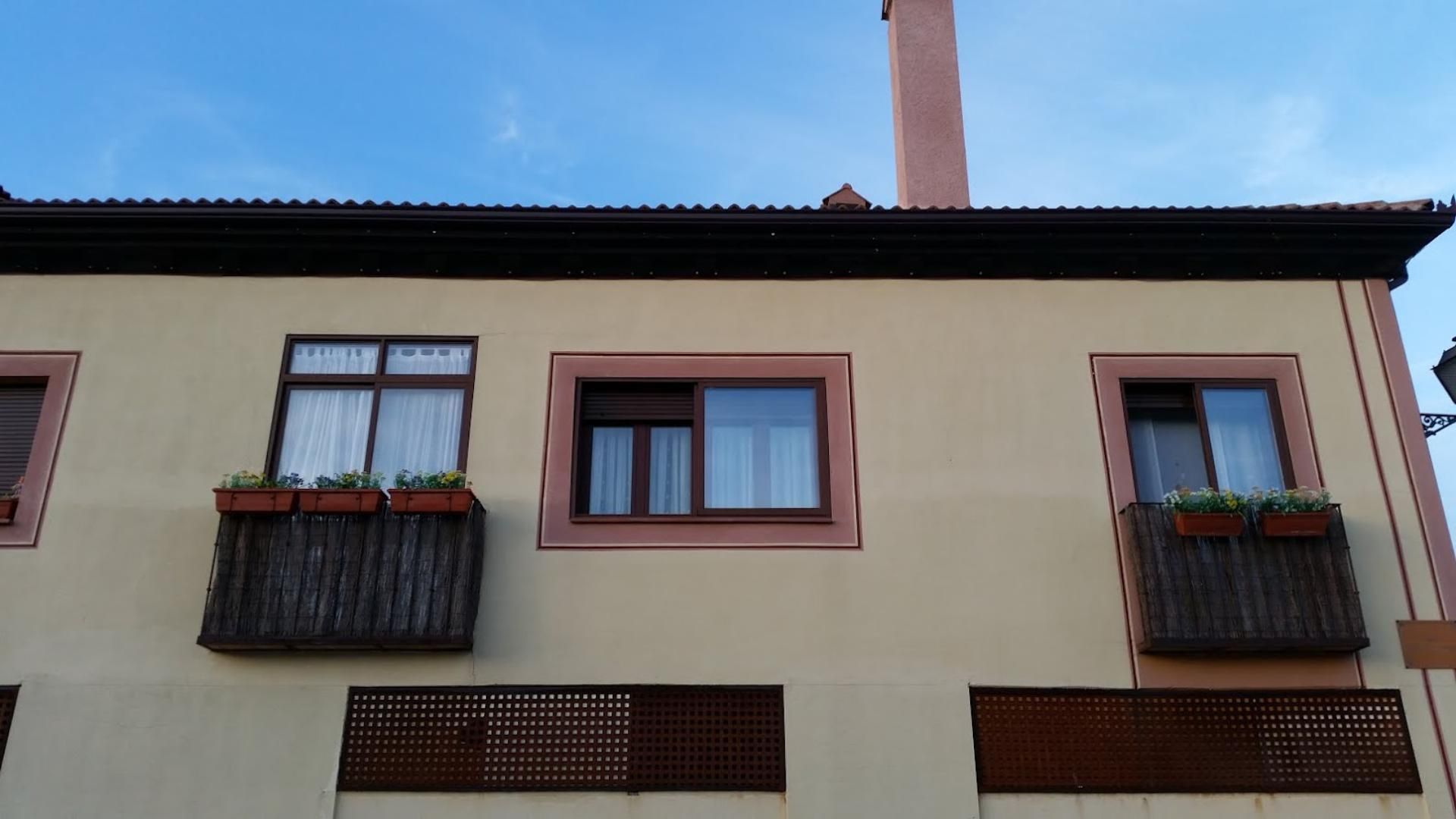 Vista exterior de Piso en venta en Torrecaballeros con Trastero y Amueblado