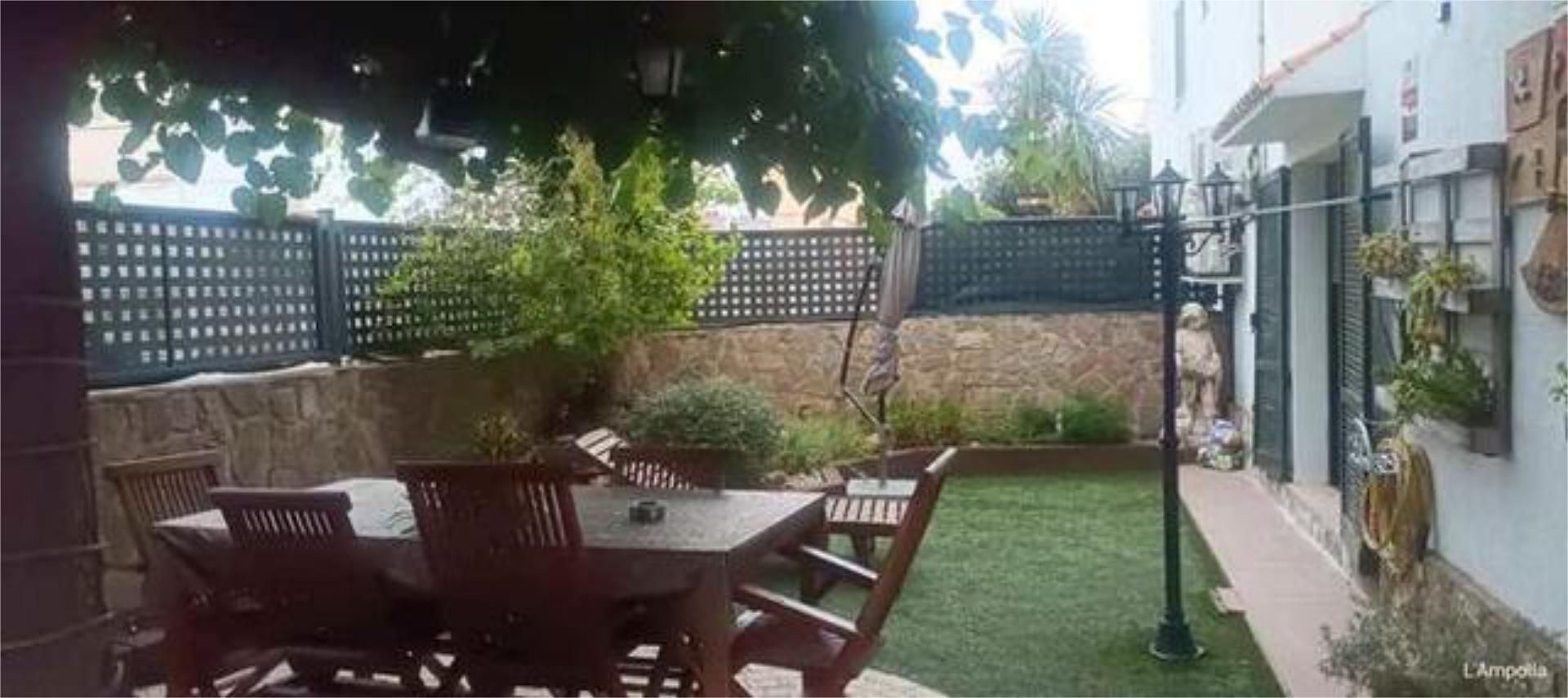 Single-family semi-detached to rent in L'Ampolla