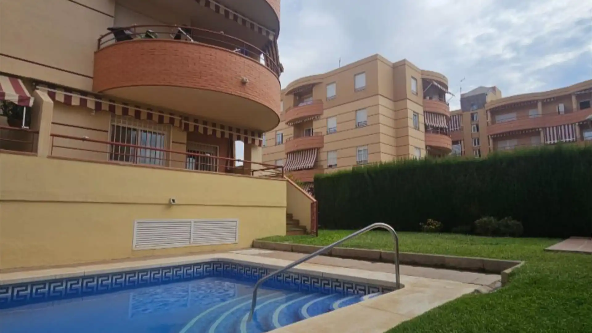 Piscina de Piso en venta en Rincón de la Victoria con Terraza y Piscina