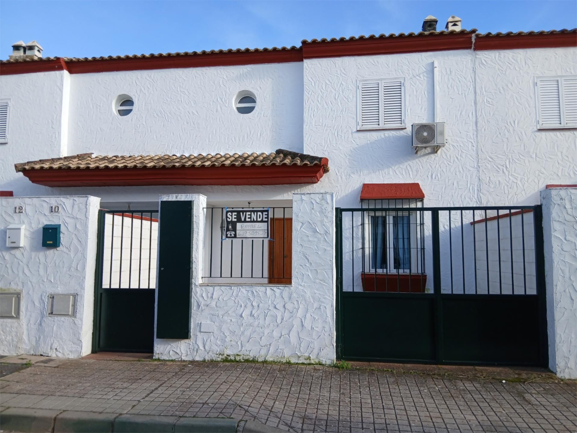 Exterior view of Single-family semi-detached for sale in El Ronquillo  with Air Conditioner, Heating and Furnished