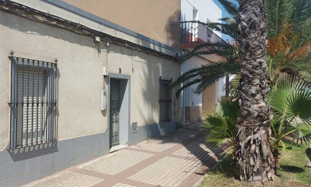 Casa adosada en Venta en Calle Avenida de Extremadura, 65 en La Albuera