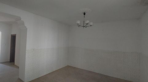 Foto 3 de Casa adosada en venta en Calle Avenida de Extremadura, 65, La Albuera, Badajoz