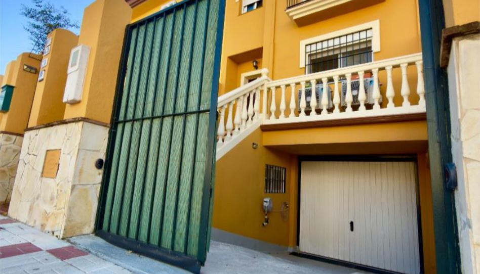 Foto 1 de Casa adosada en venda a Calle Velero, 3, La Cala del Moral, Málaga
