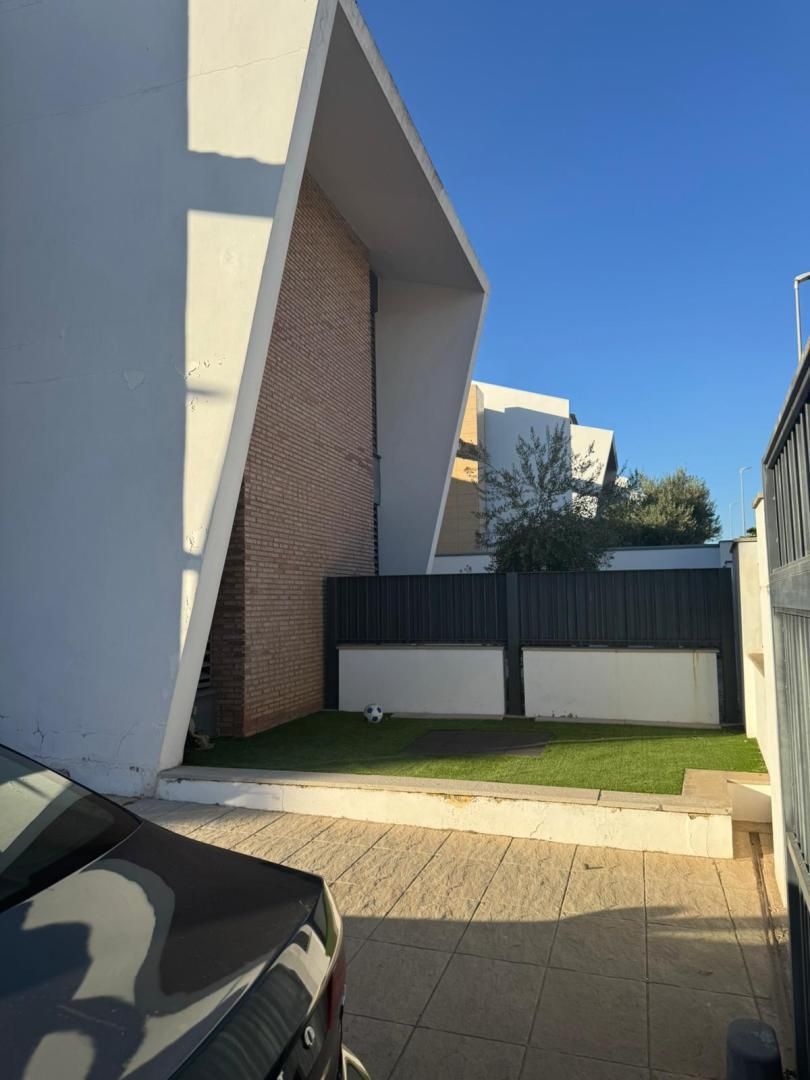 Vista exterior de Casa o xalet de lloguer en El Viso del Alcor amb Aire condicionat, Calefacció i Jardí privat