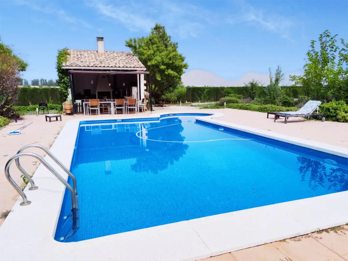 Country house zum Verkauf in Avenida Gran Vía, 29, Caravaca de la Cruz Schwimmbecken von Country house zum Verkauf in Caravaca de la Cruz mit Privatgarten, Parkett und Terrasse