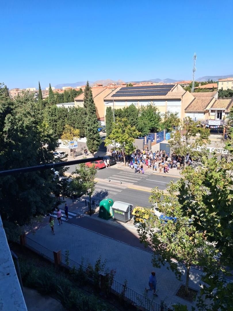 Vista exterior de Pis de lloguer en  Granada Capital amb Aire condicionat, Calefacció i Terrassa