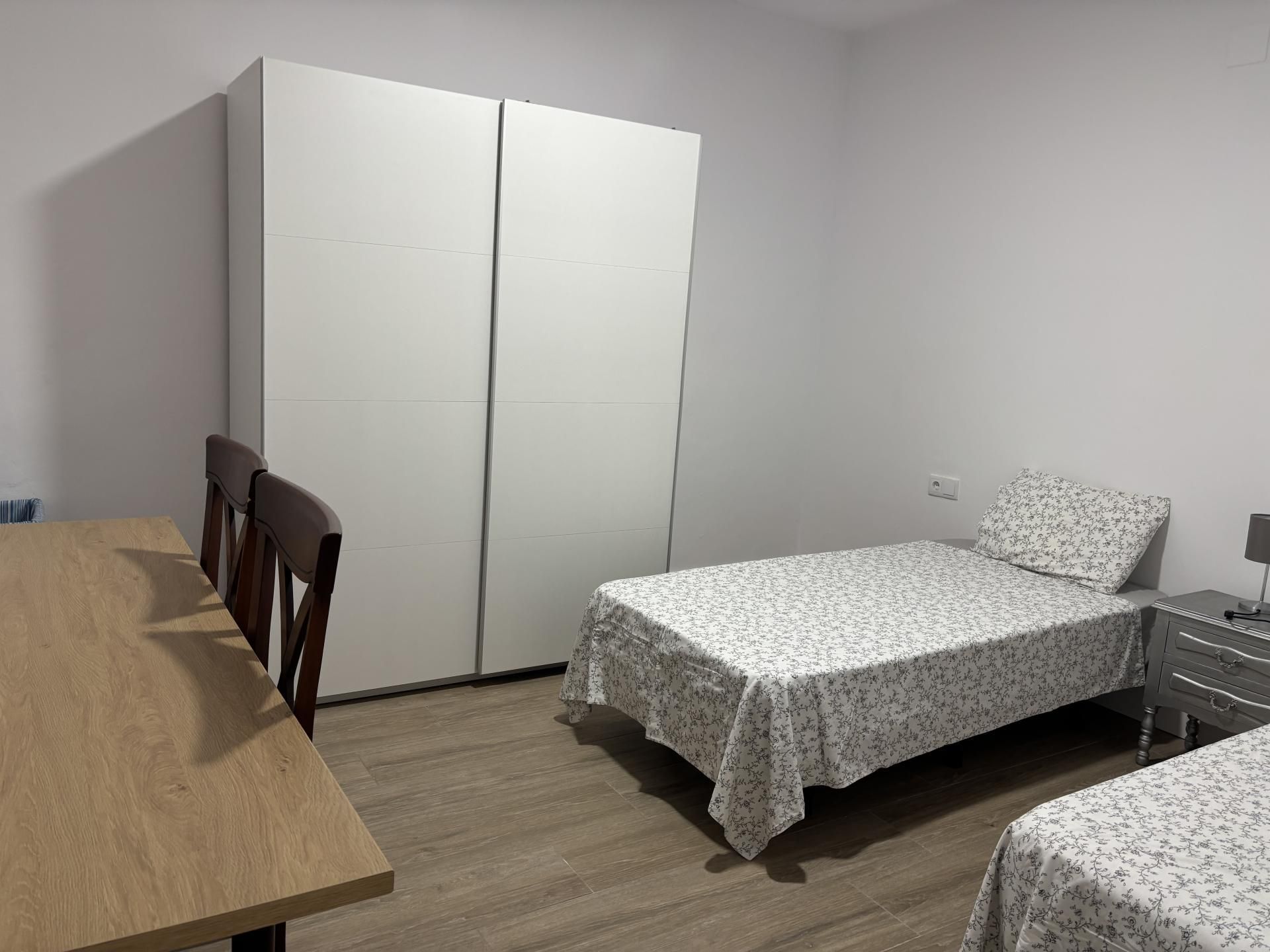 Bedroom of Flat to share in Badajoz Capital  with Parquet flooring and Furnished