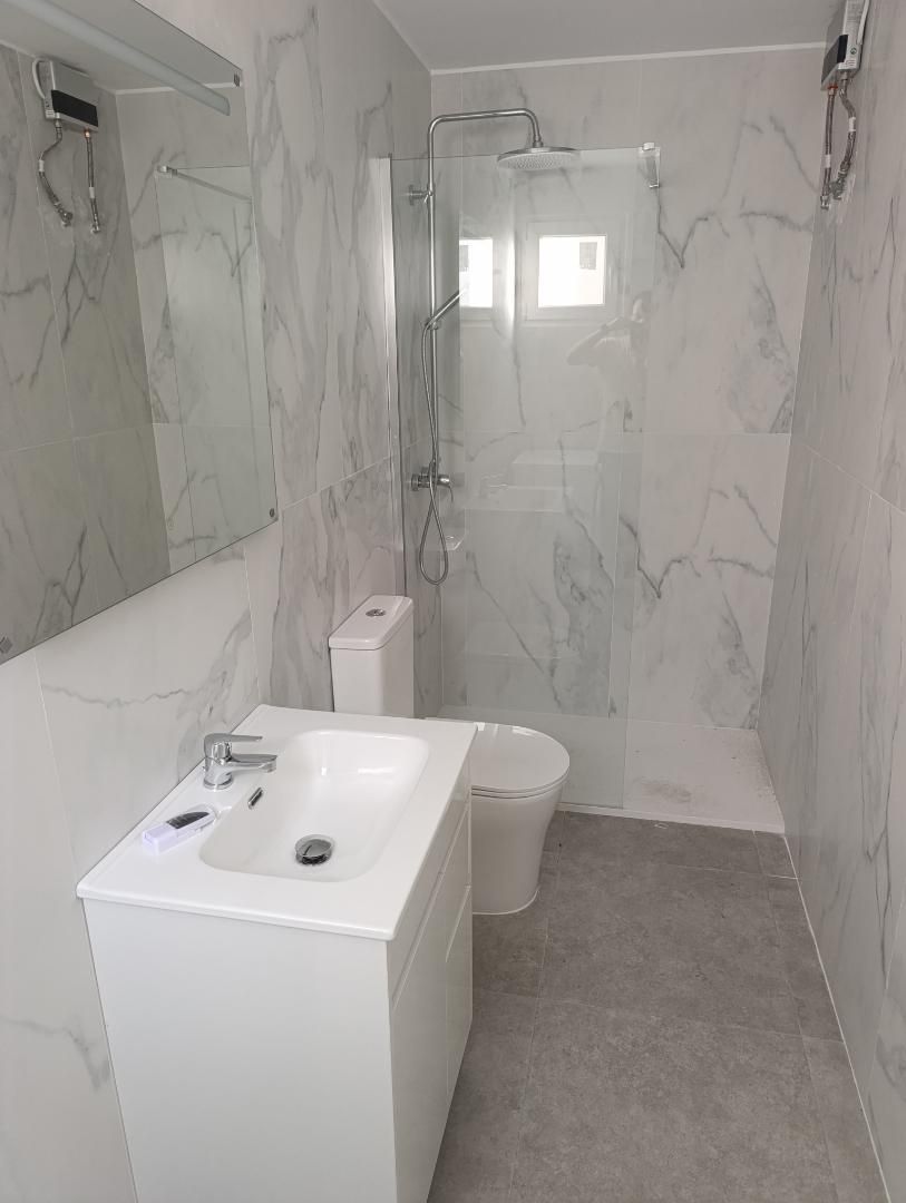 Baño de Piso de alquiler en  Murcia Capital con Aire acondicionado, Calefacción y Terraza