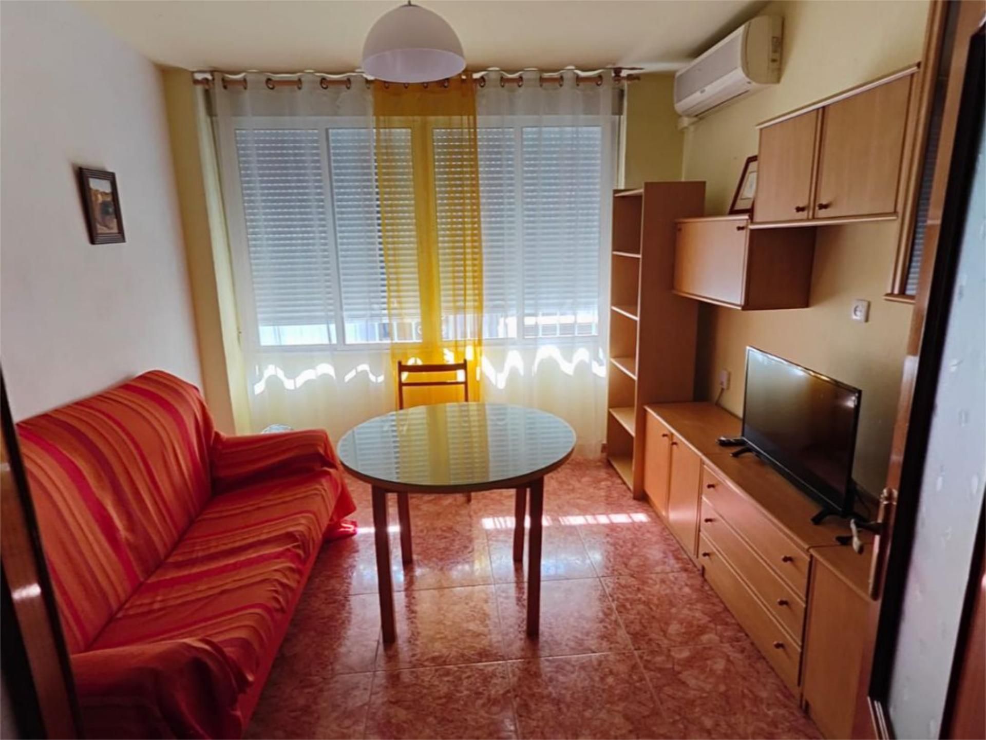 Sala d'estar de Pis en venda en Cabra amb Aire condicionat