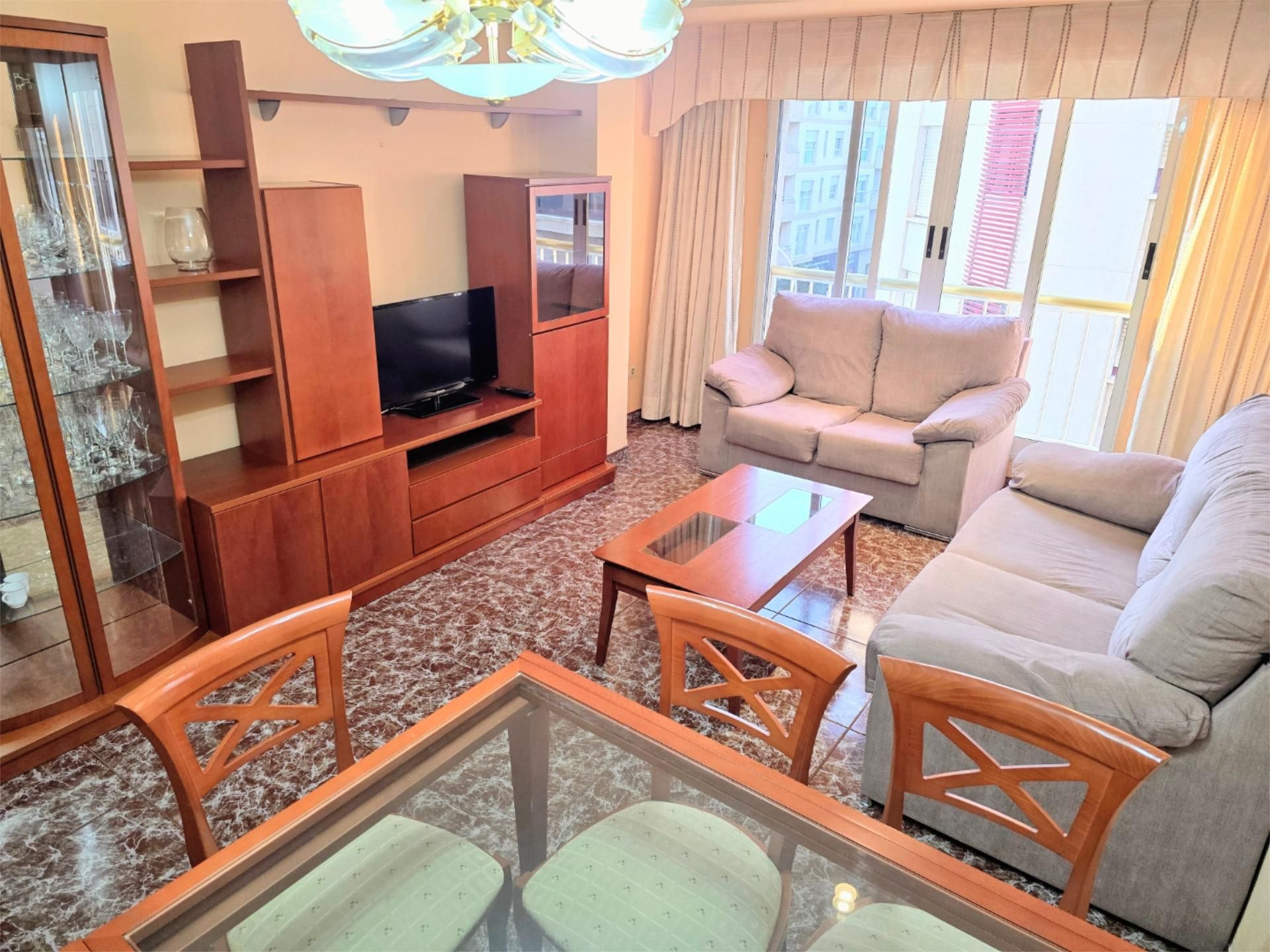 Sala de estar de Piso para compartir en Gandia con Aire acondicionado, Amueblado y Horno