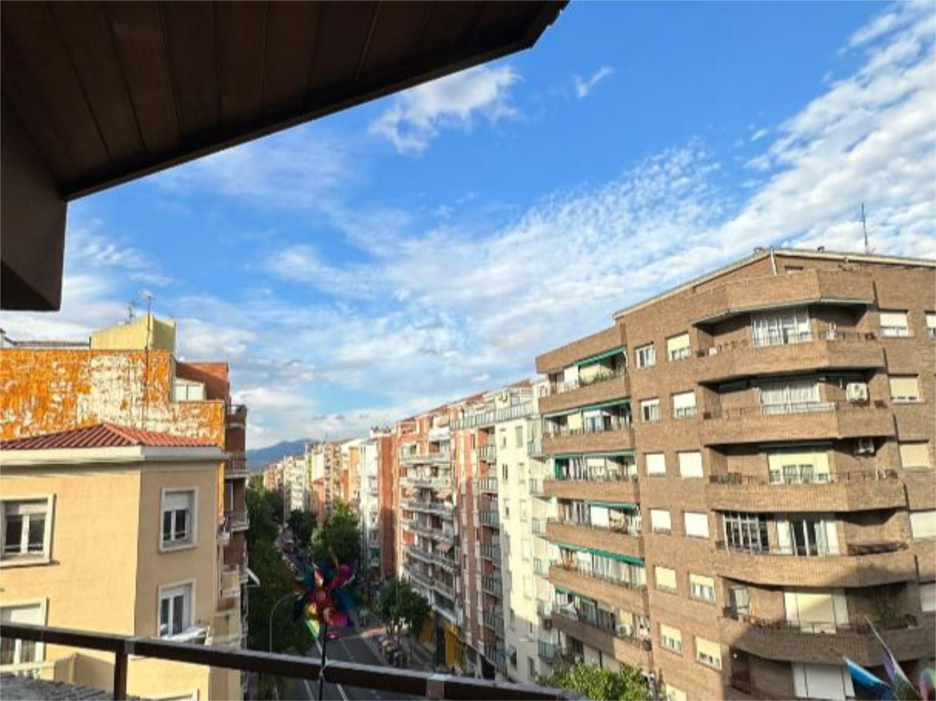 Vista exterior de Pis de lloguer en  Logroño amb Calefacció, Terrassa i Moblat