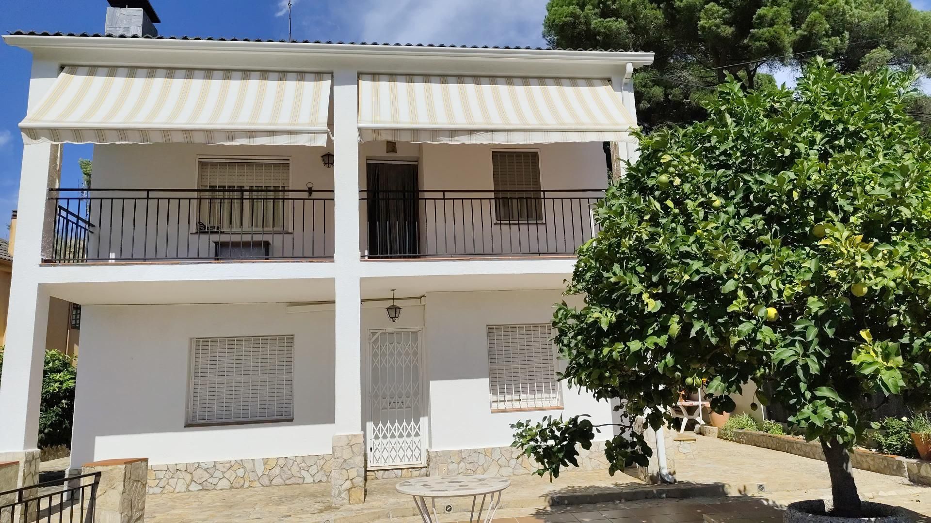 Vista exterior de Casa o xalet en venda en Arenys de Munt amb Traster