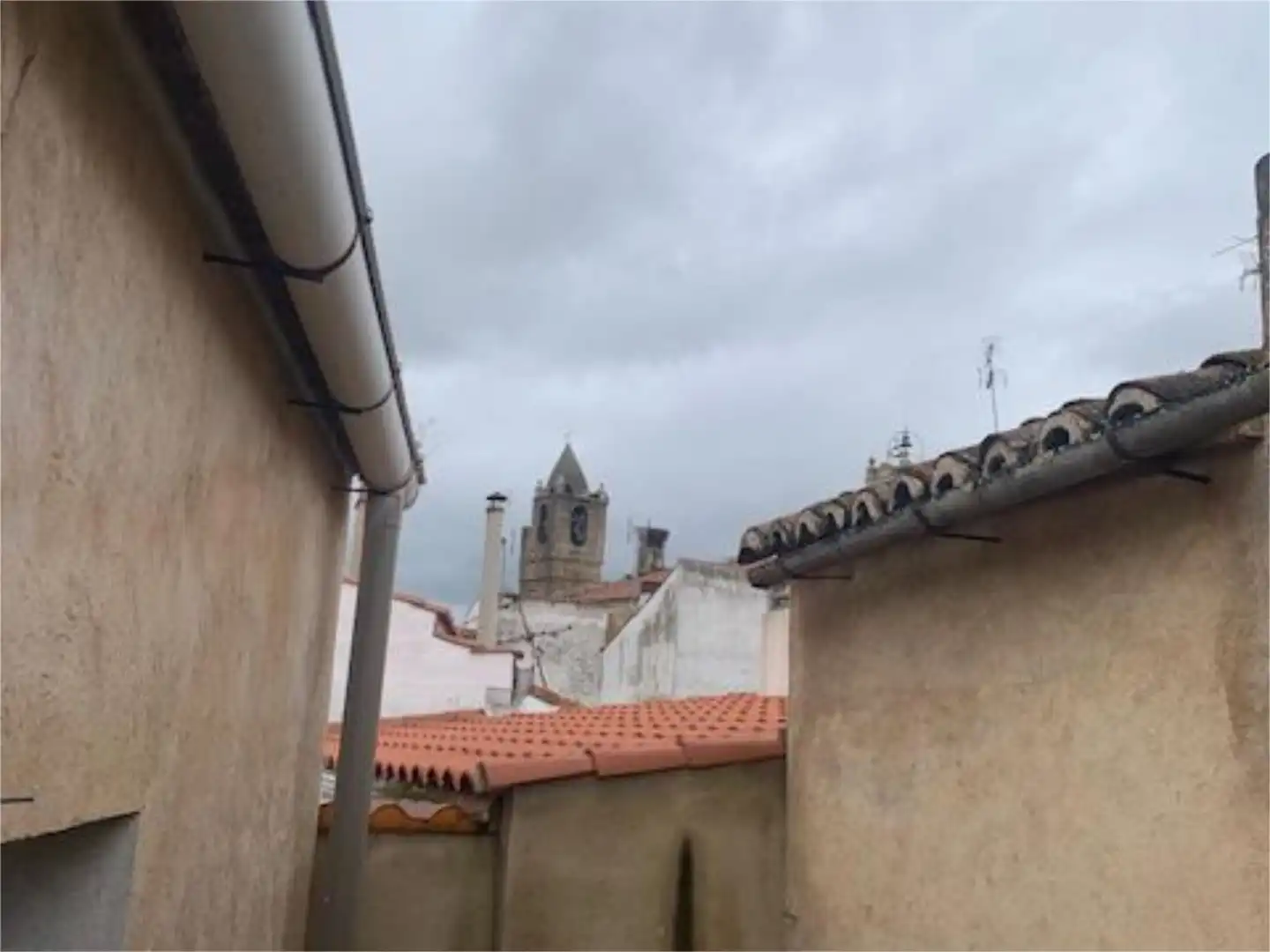 Vista exterior de Pis en venda en Malpartida de Cáceres amb Terrassa i Balcó