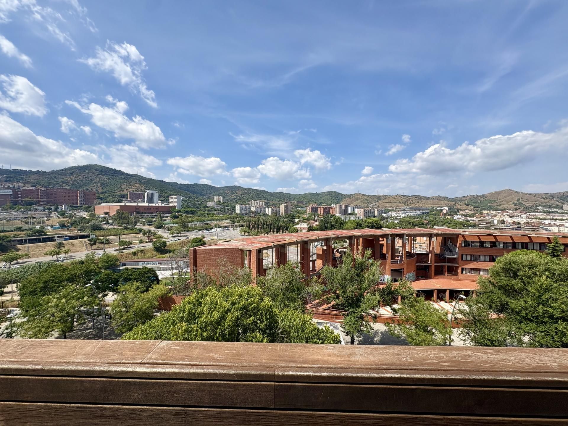 Exterior view of Flat for sale in  Barcelona Capital  with Air Conditioner, Heating and Parquet flooring