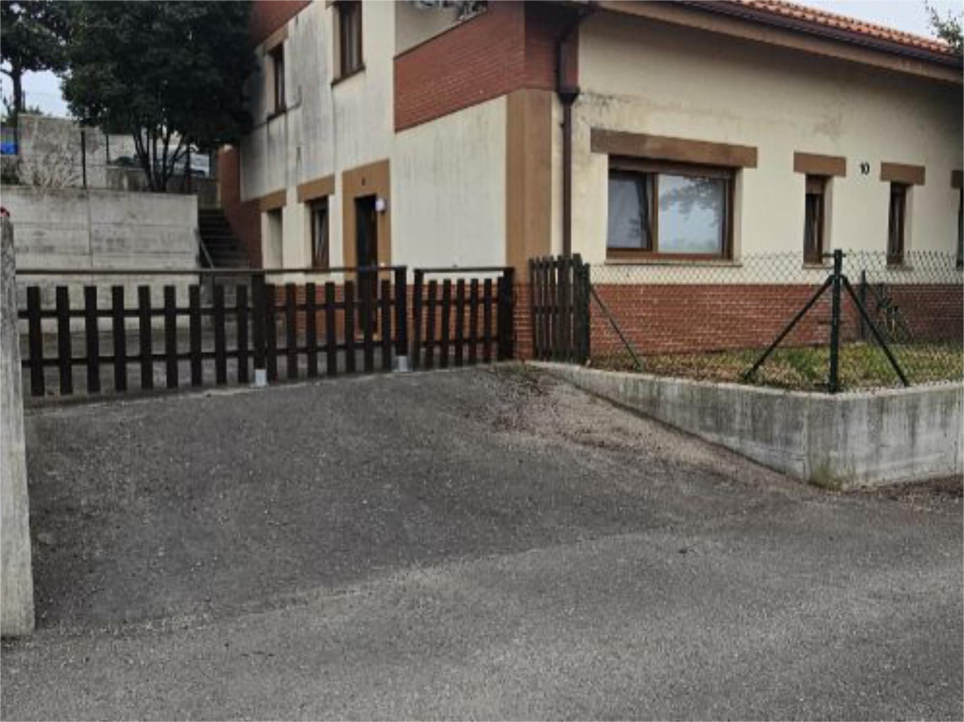 Aparcament de Casa adosada de lloguer en Val de San Vicente 