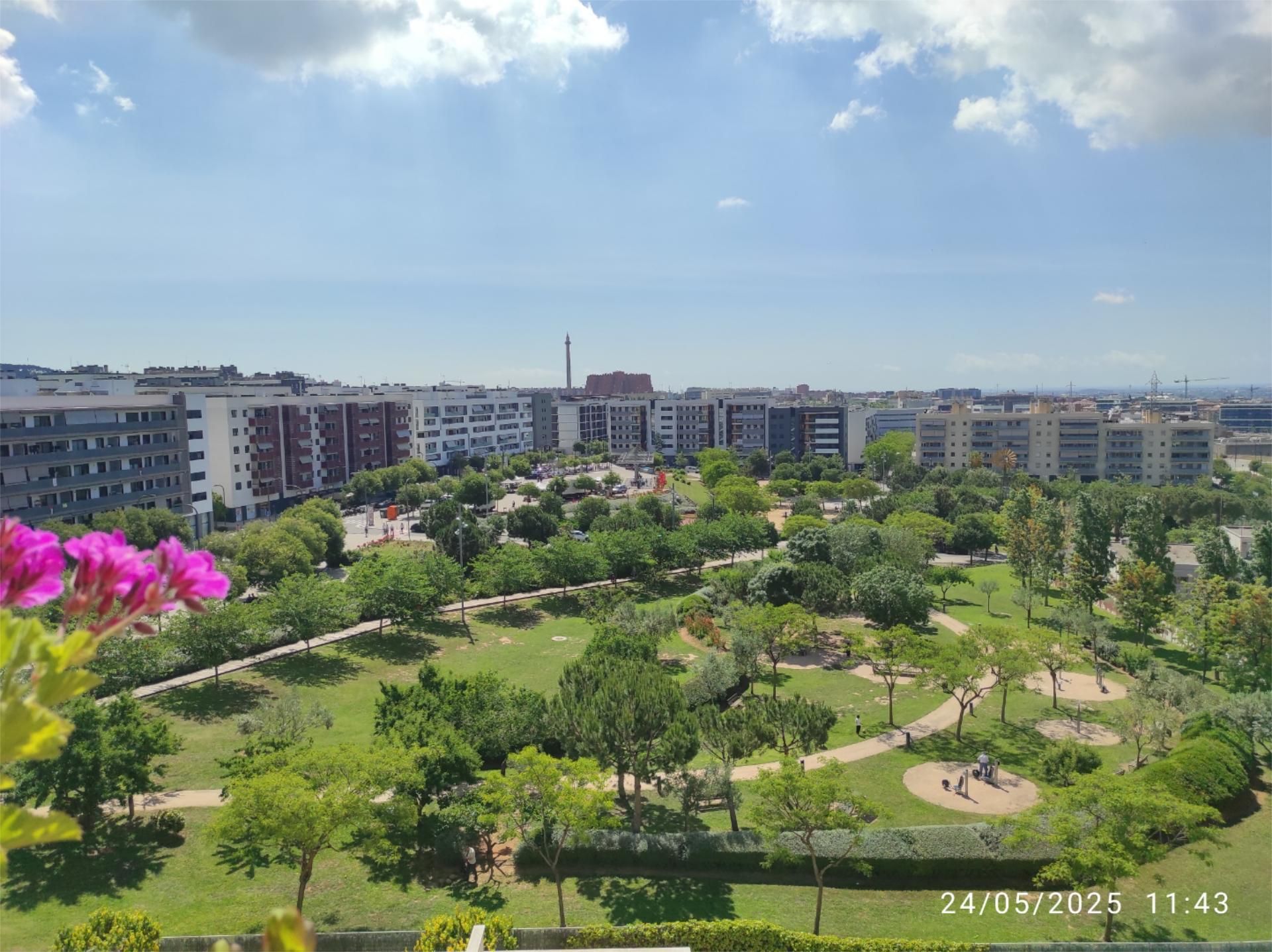 Exterior view of Duplex for sale in Sant Feliu de Llobregat  with Heating, Parquet flooring and Furnished