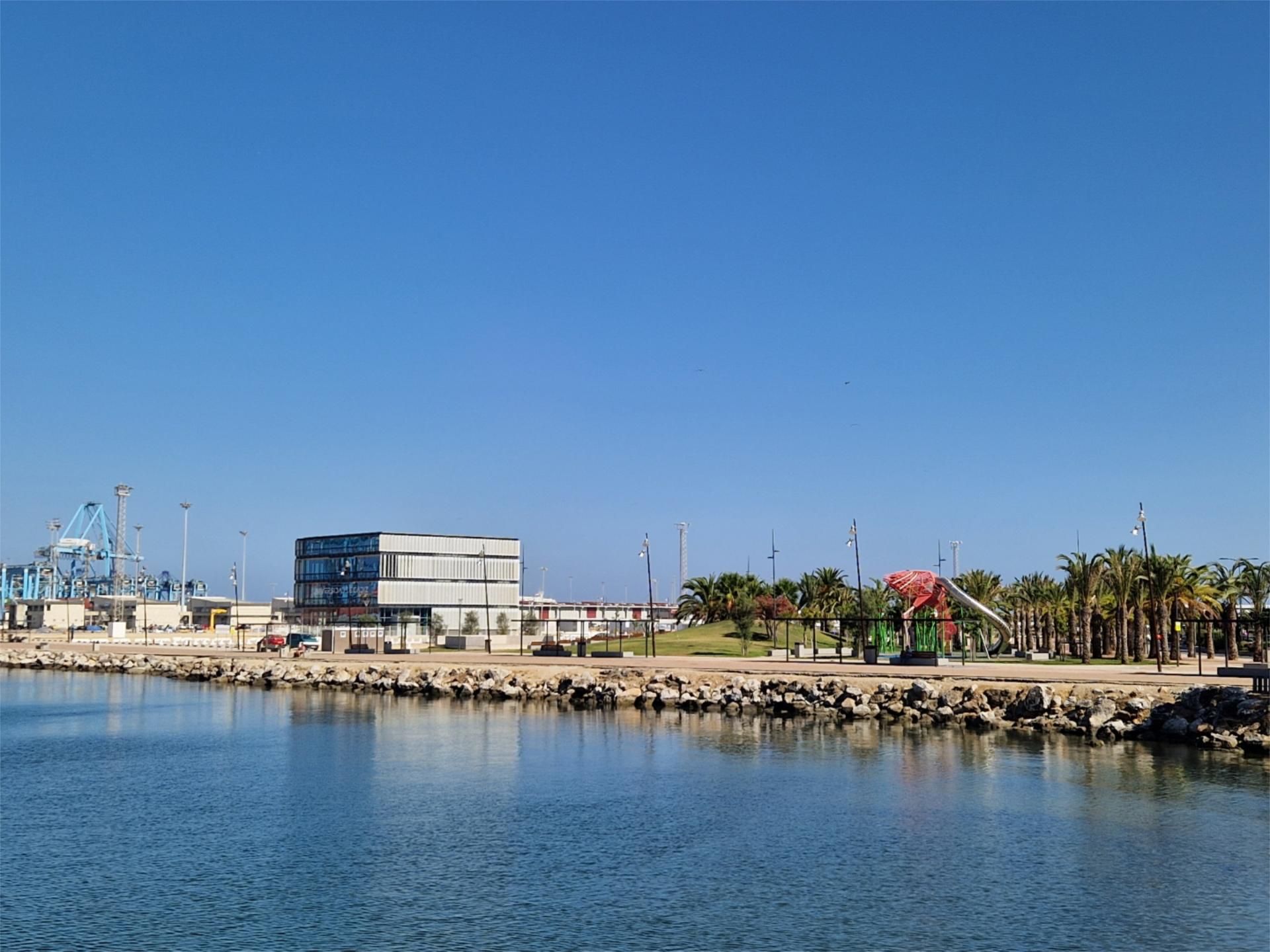 Exterior view of Flat to share in Algeciras  with Furnished, Oven and Washing machine