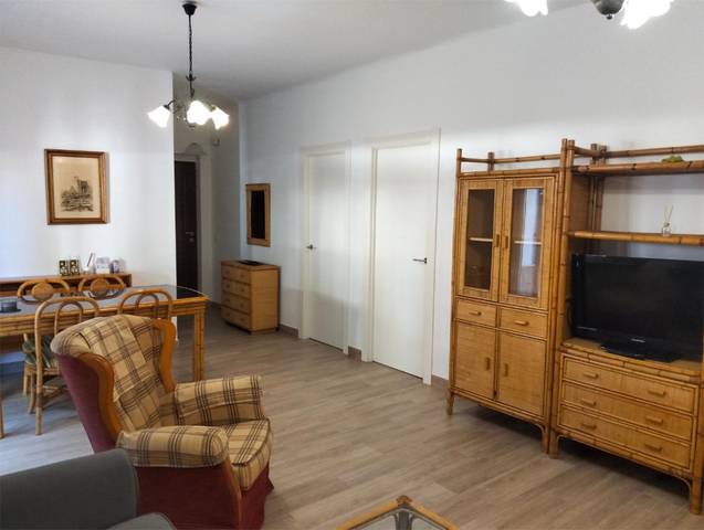 Piso en Alquiler en Calle Pintor Vicente López, 14 en Barrio Alto - San Félix