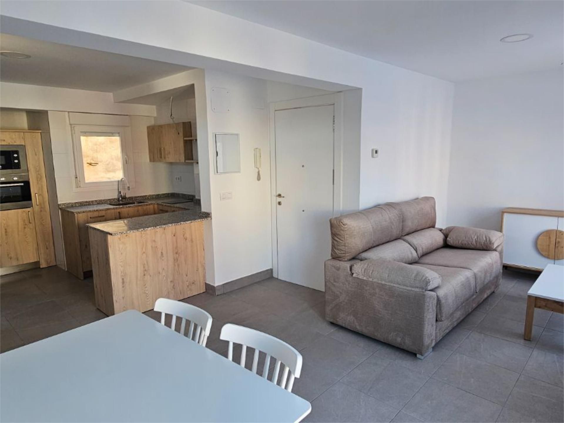 Sala d'estar de Apartament de lloguer en Arnedo amb Calefacció, Terrassa i Moblat