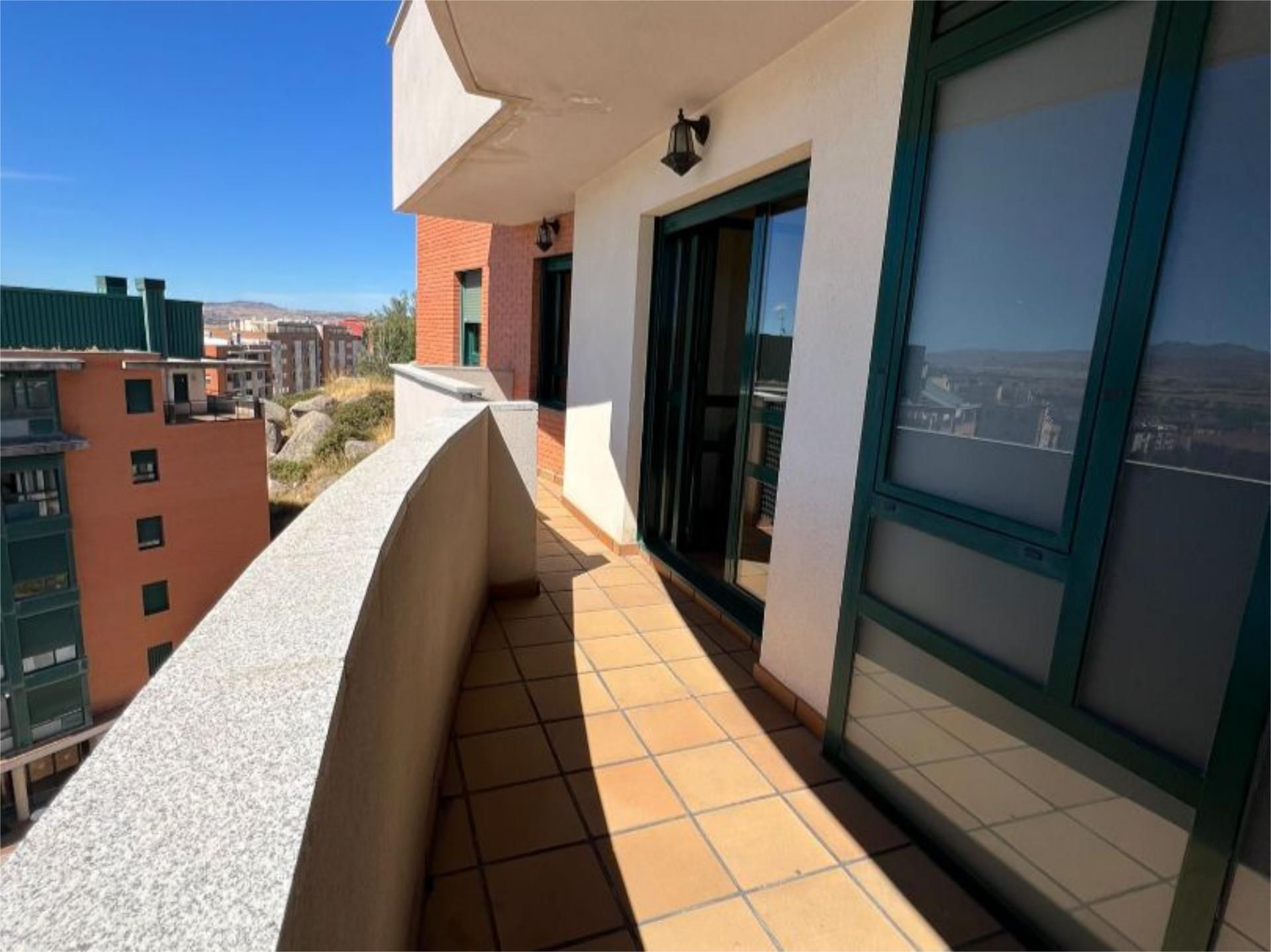 Vista exterior de Pis en venda en Ávila Capital amb Terrassa