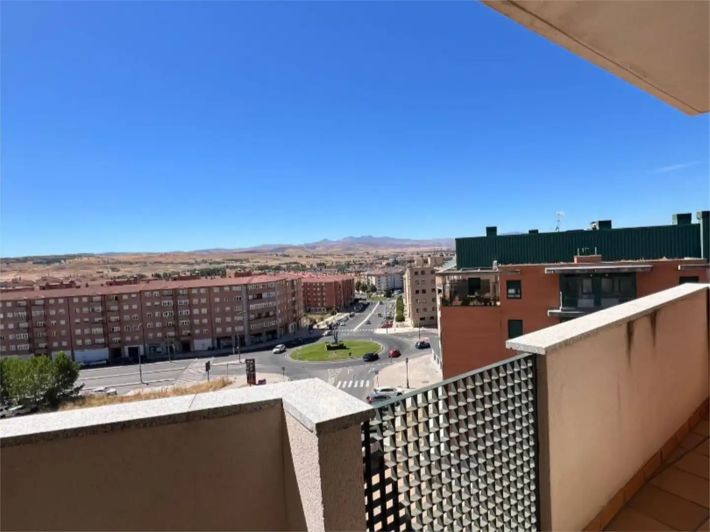 Piso en venta en Calle de Manuel Gómez Moreno, 2, Universidad Vista exterior de Piso en venta en Ávila Capital con Terraza