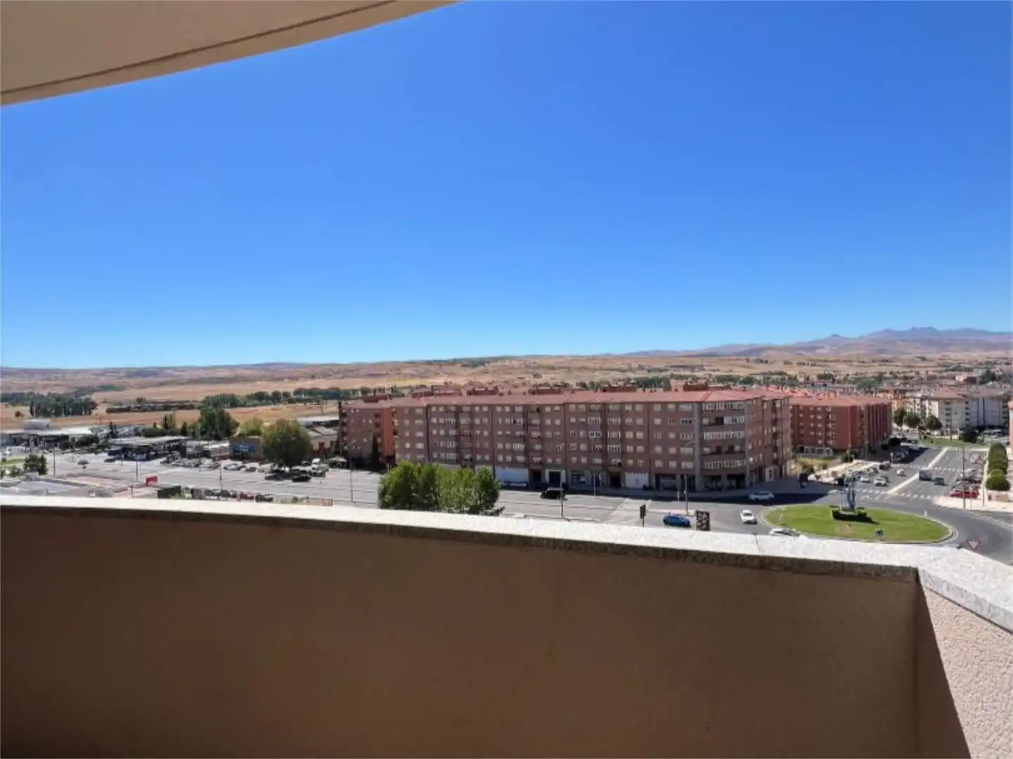 Piso en venta en Calle de Manuel Gómez Moreno, 2, Universidad Vista exterior de Piso en venta en Ávila Capital con Terraza