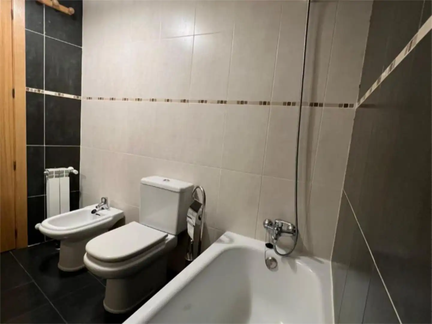 Piso en venta en Calle de Manuel Gómez Moreno, 2, Universidad Baño de Piso en venta en Ávila Capital con Terraza